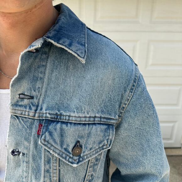 Vintage Mid-80s Men's Levi's Medium Wash Denim Trucker Jacket Size 42 - Picture 3 of 7